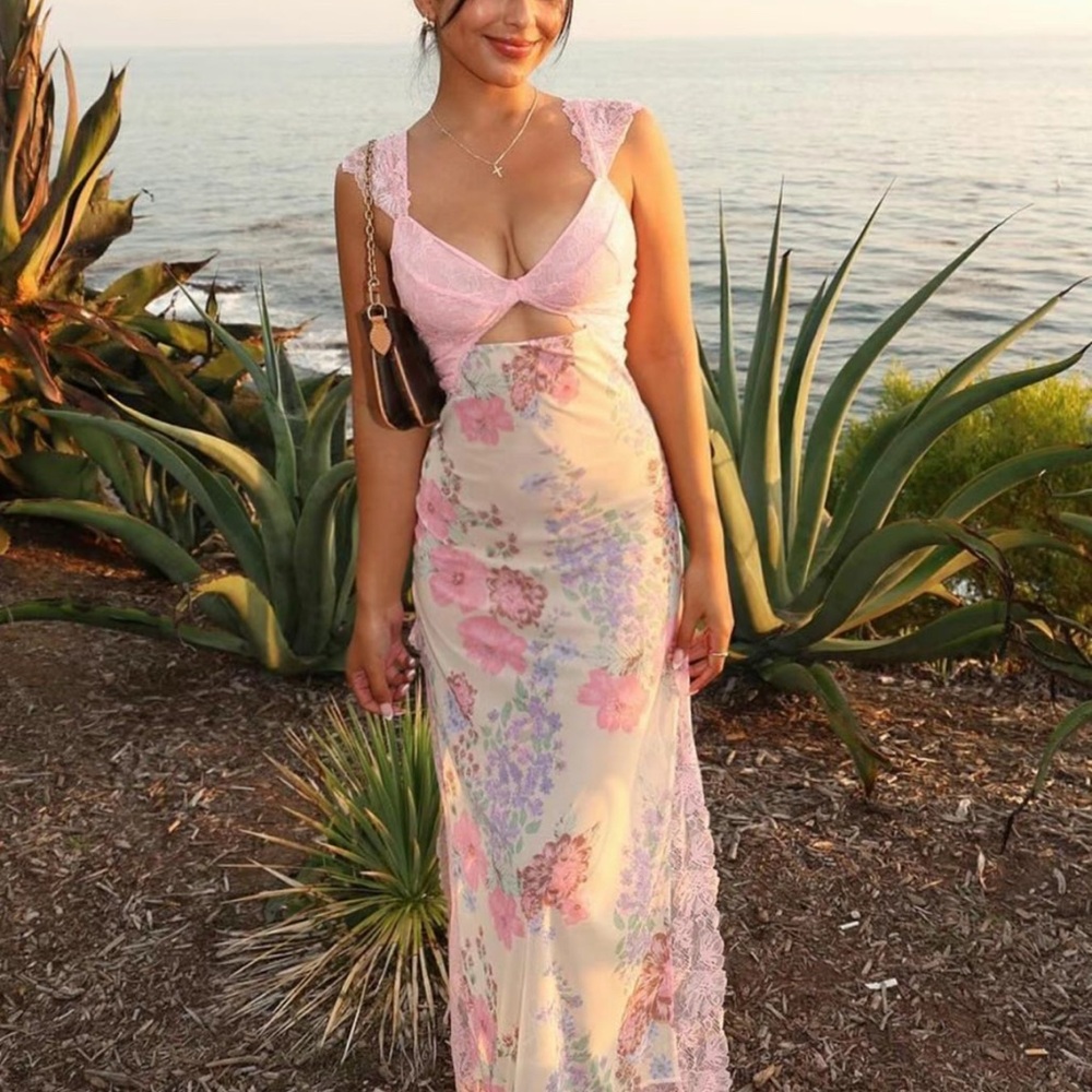 Floral Lace Maxi Dress